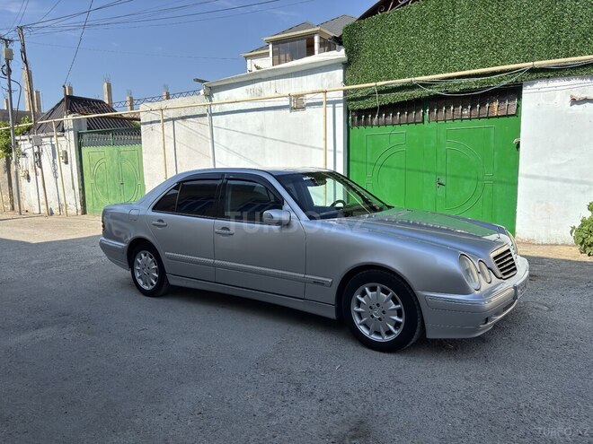 Mercedes E 220-4