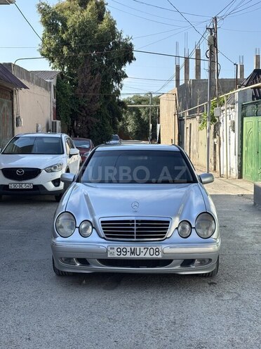 Mercedes E 220-1