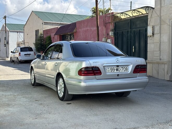 Mercedes E 220-6