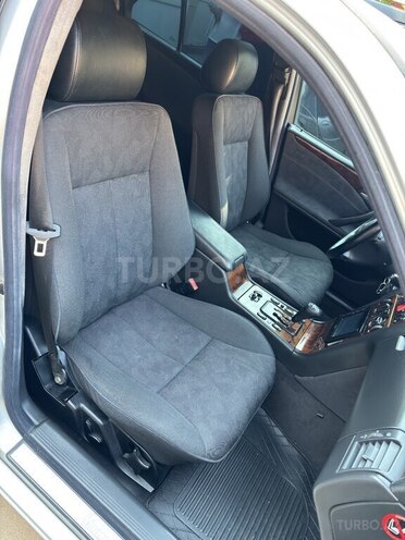 Mercedes E 220-9