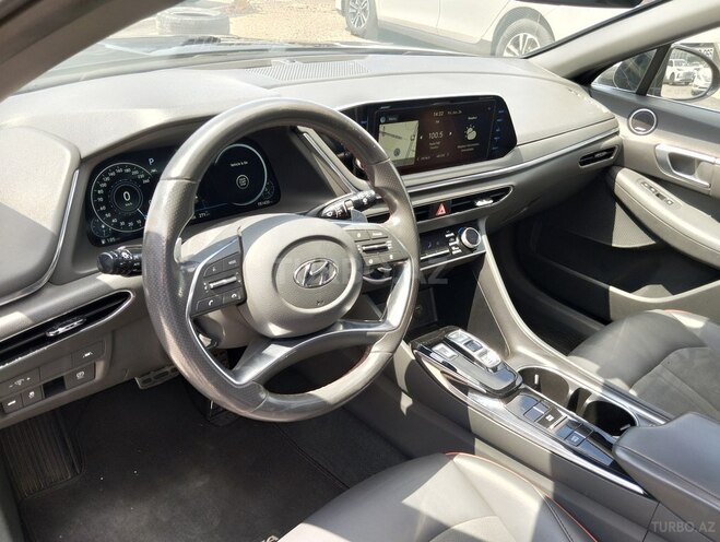 Hyundai Sonata-12