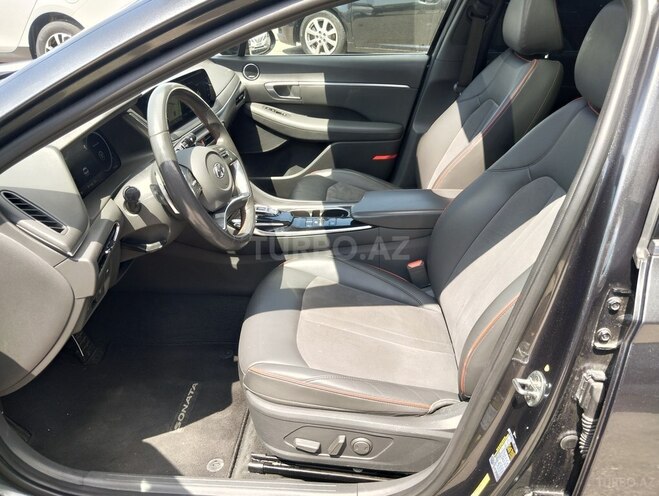 Hyundai Sonata-11