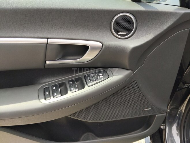 Hyundai Sonata-13