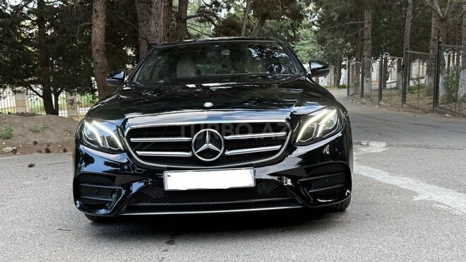 Mercedes E 300-1