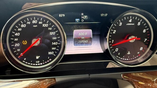 Mercedes E 300-9