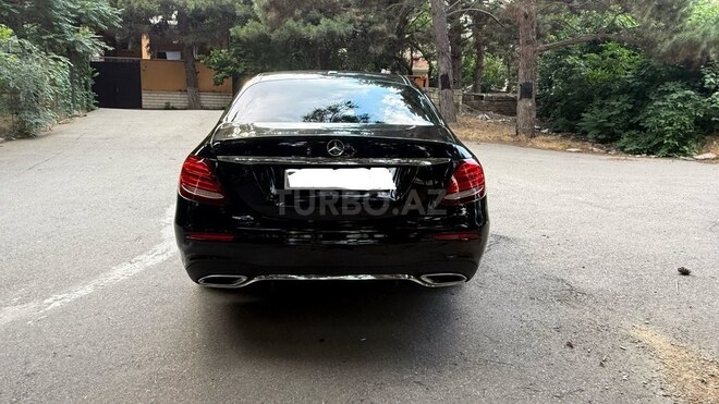 Mercedes E 300-5