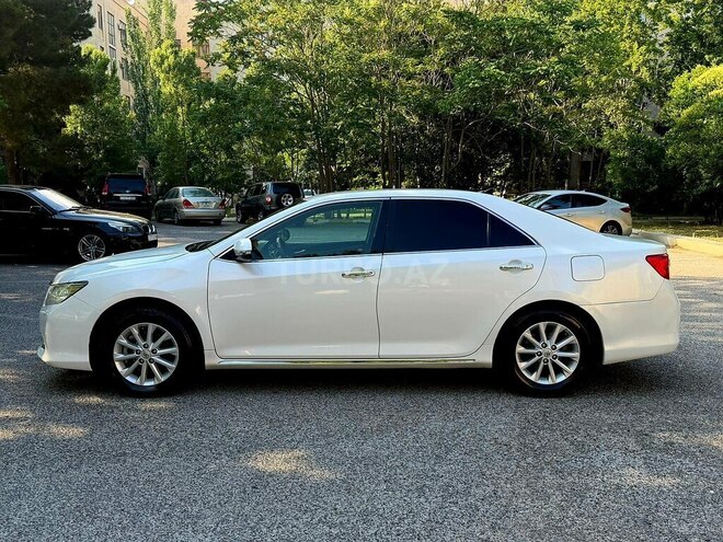 Toyota Camry-3