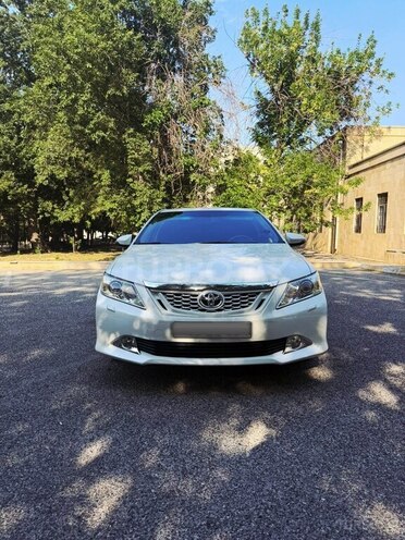 Toyota Camry-1