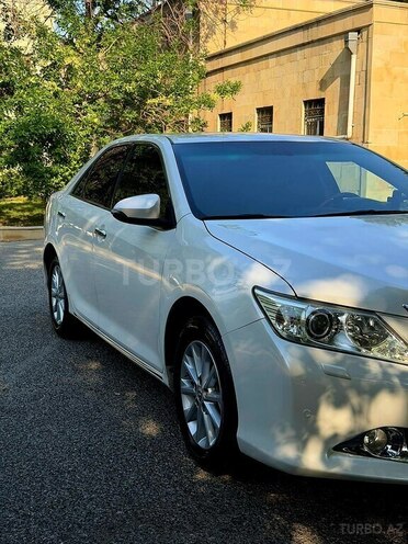 Toyota Camry-9
