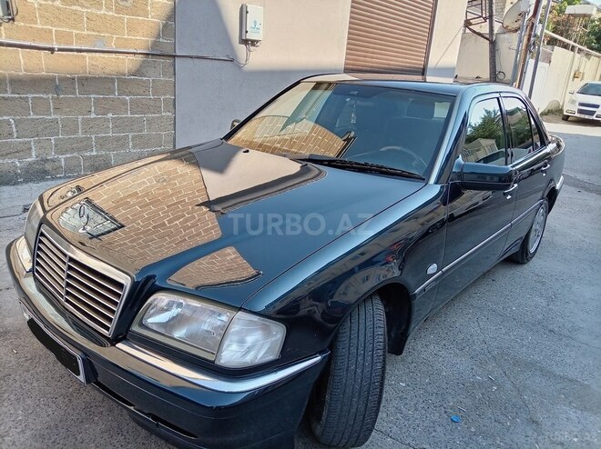 Mercedes C 200-1