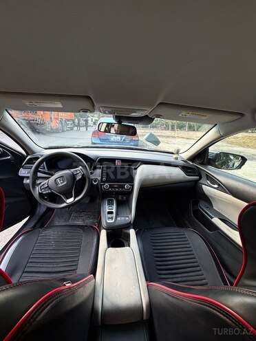 Honda Insight-3