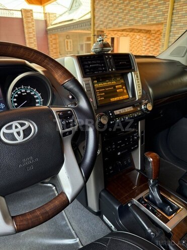 Toyota Land Cruiser Prado-9