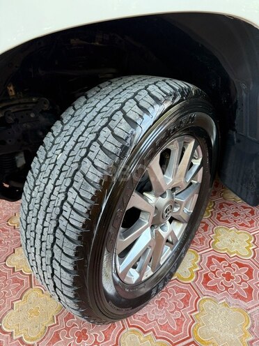 Toyota Land Cruiser Prado-10