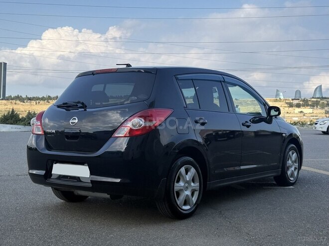 Nissan Tiida-6