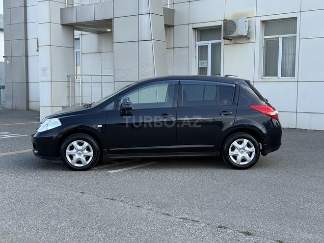 Nissan Tiida-4