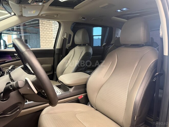 Kia Carnival-15