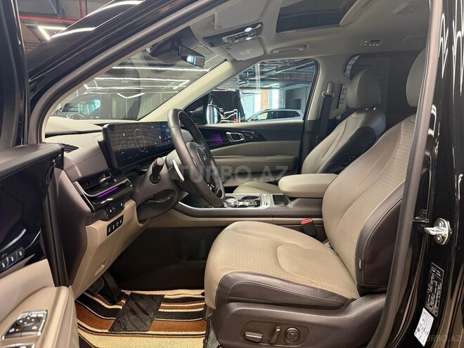 Kia Carnival-11