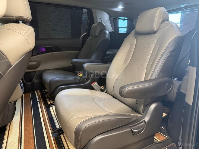 Kia Carnival-20