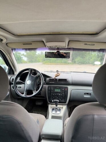 Volkswagen Passat-8