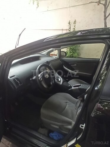 Toyota Prius-9