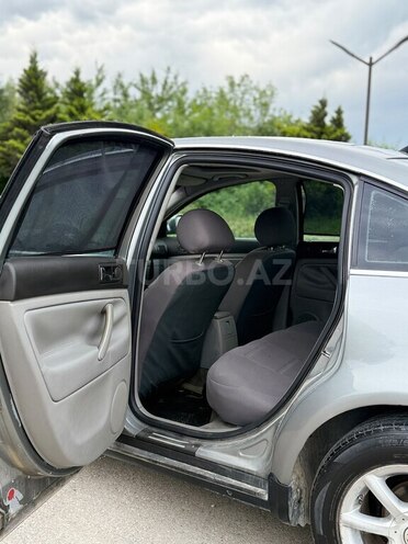 Volkswagen Passat-12