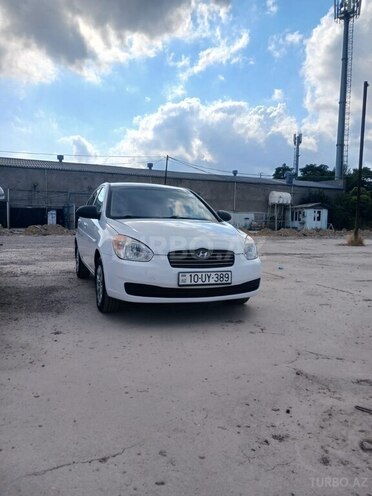 Hyundai Accent-1