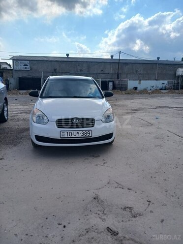 Hyundai Accent-2