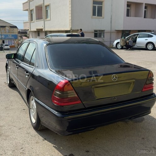 Mercedes C 180-7