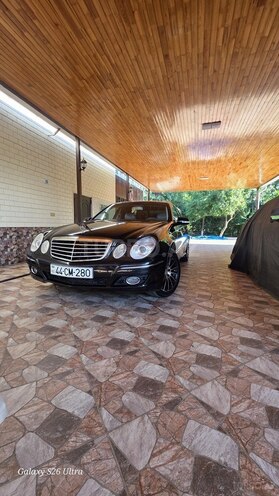 Mercedes E 280-1
