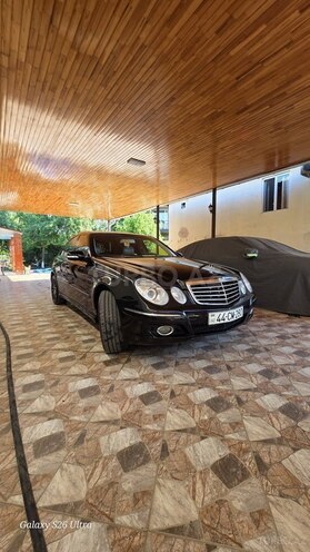 Mercedes E 280-4