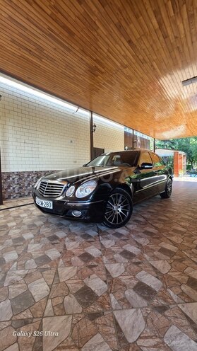 Mercedes E 280-2