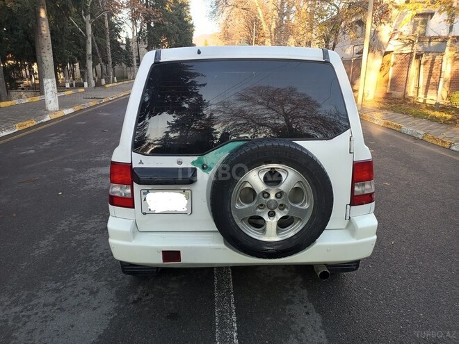 Mitsubishi Pajero io-2