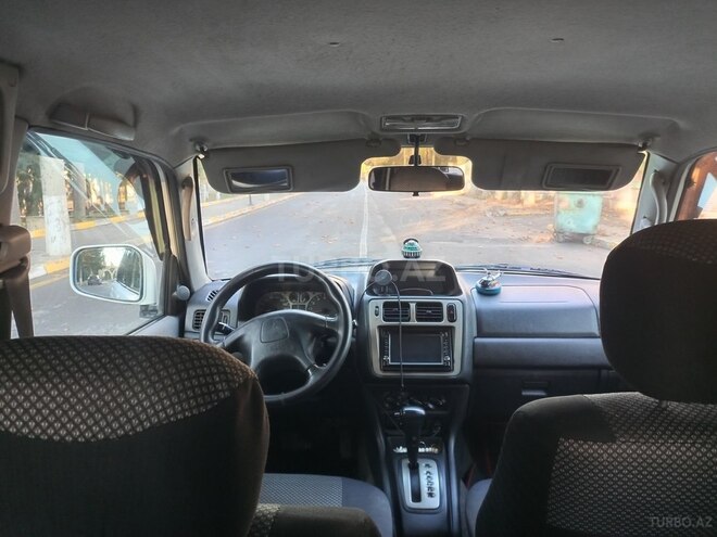Mitsubishi Pajero io-5
