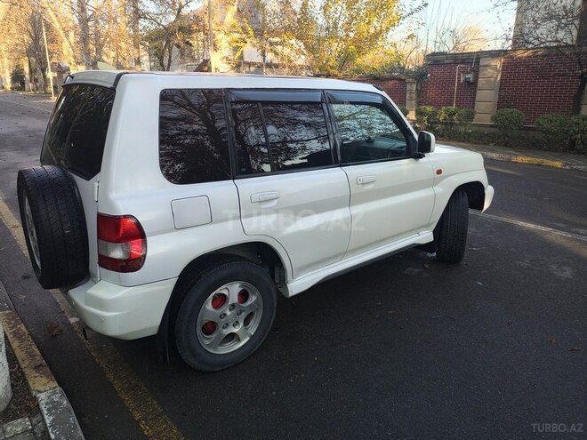Mitsubishi Pajero io-4