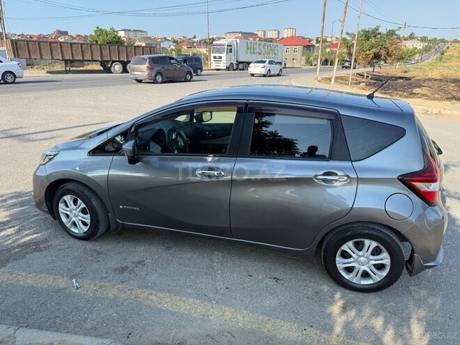 Nissan Note-7