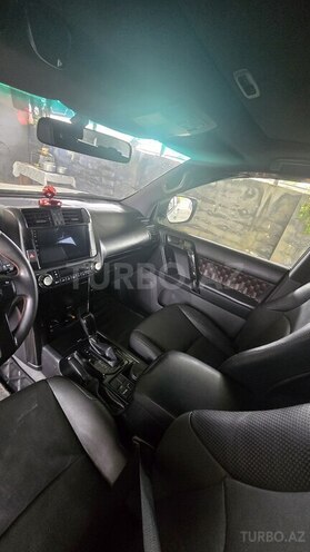 Toyota Land Cruiser Prado-6