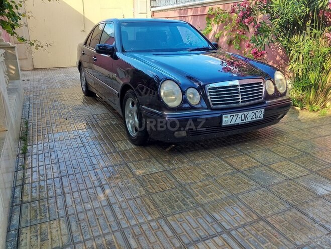 Mercedes E 240-5