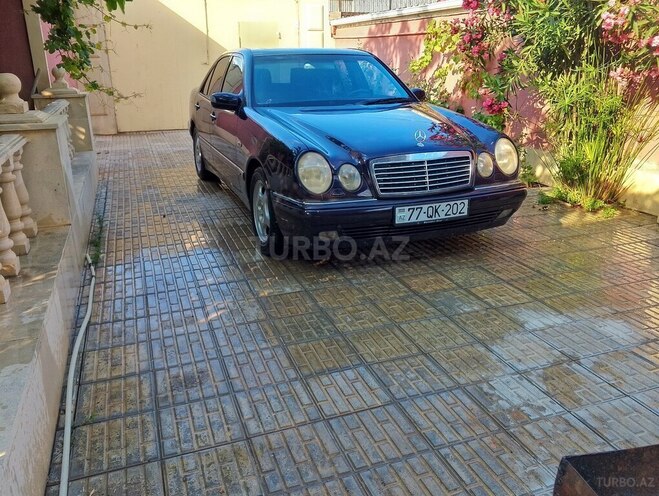 Mercedes E 240-7