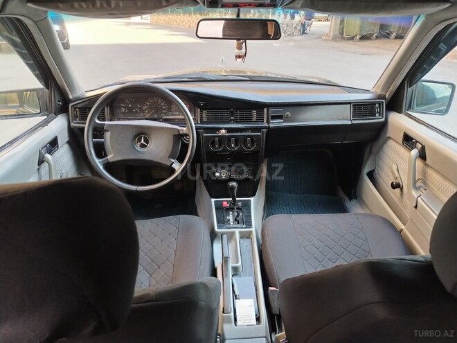 Mercedes 190-15