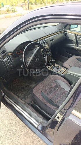 Mercedes E 300-4