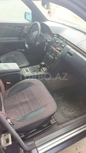 Mercedes E 300-5