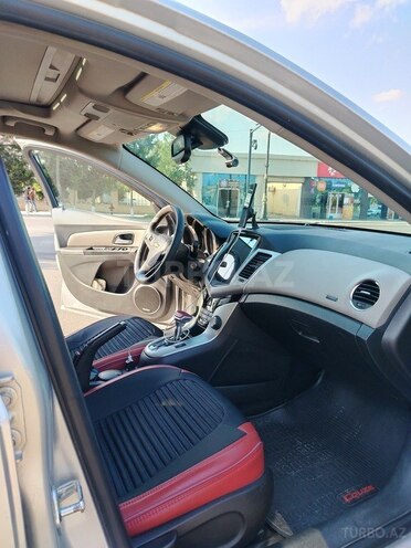 Chevrolet Cruze-11