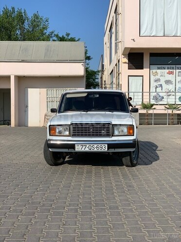 LADA (VAZ) 2107-1