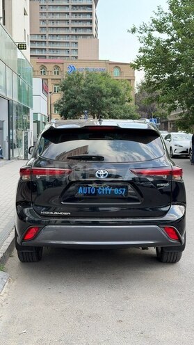 Toyota Highlander-4