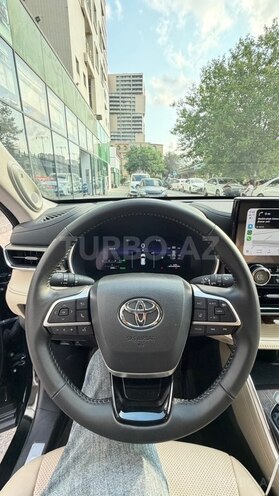 Toyota Highlander-13