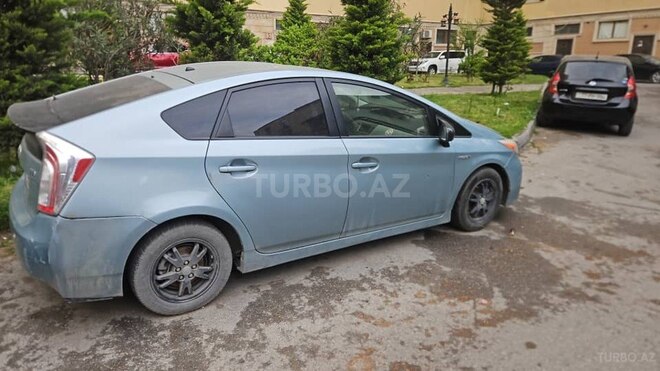 Toyota Prius-3