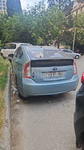 Toyota Prius-2