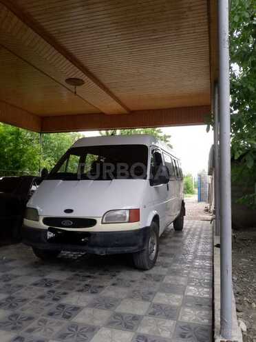 Ford Transit-1