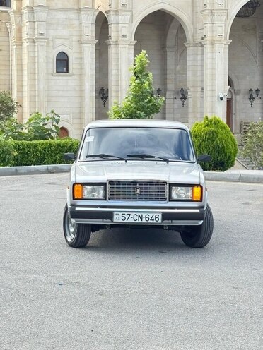 LADA (VAZ) 2107-2