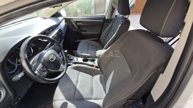 Toyota Corolla-9